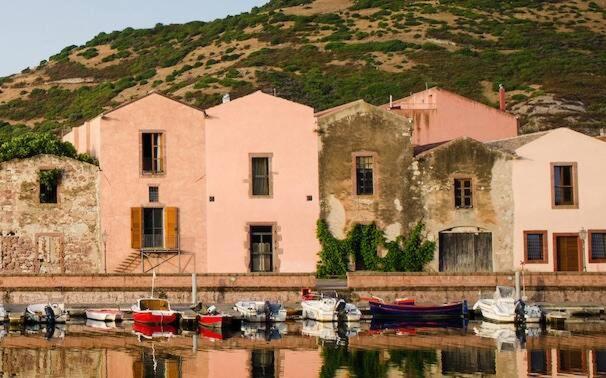 Villa Casa A Bosa In Centro Storico Esterno foto